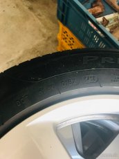 Original Audi elektrony 225/55 R17 - 2