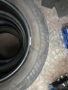 Predám pneu 215/65 r16 98H - 2