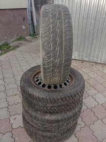 Predám preumatiky 195/60r15 s diskami zimne - 2