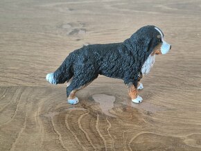 Psík Schleich - 2