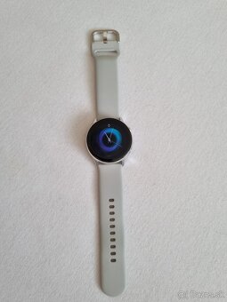 Predám Samsung Galaxy Watch Active SILVER - 2