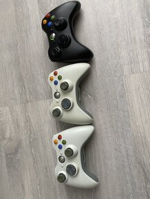 Xbox 360 s vybavením - 2