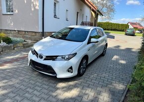 Toyota Auris 1,8 Hybrid,1 Majit.prav,servis benzín automat - 2