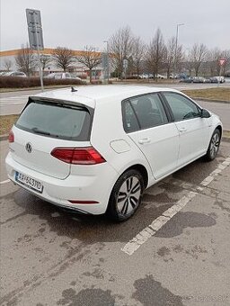 Predám Volkswagen e-golf 2020 100kw - 2