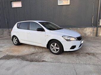 KIA ceed 2010 1.6 crdi - 2