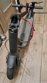 Elektrická kolobežka Xiaomi Mi Electric Scooter M365 - 2