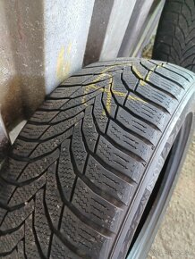 215/55 R17 - 2