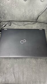 Fujitsu lifebook E4511 - 2