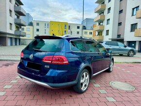 VW Passat Alltrack 4x4 2.0TDI Led Navi Vyhrev Panorama Xenon - 2