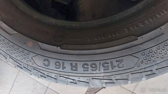 Predám zánovné pneu.215/65R16C - 2