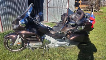 Honda Goldwing GL1800 deluxe - 2