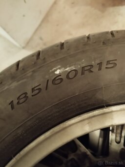predám Pneumatiky DUNLOP 185/60 R15 s diskami - 2