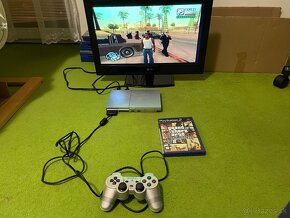 2x Playstation 2, Hry, ovladace a prislusenstvo - 2