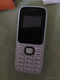 Mobilny tlačidlovy telefon Aligator D200 dualsim - 2