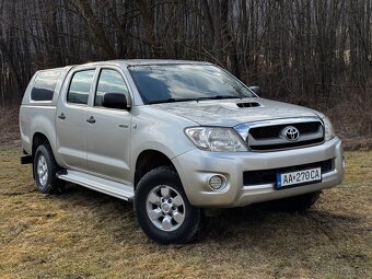 Toyota Hilux 2.5 4x4 UZÁVIERKA ZAD. DIFERENCIÁLU - 2