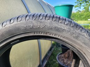 235/50R19 - 2