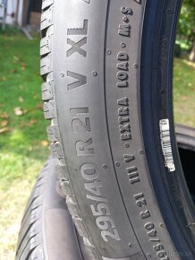 295/40 r21 zimne pneumatiky - 2