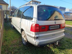 Volkswagen Sharan 19 TDI - 2