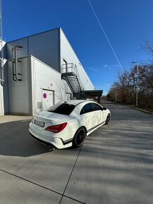 Mercedes benz CLA 220d AMG - 2