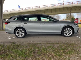 Škoda Superb Combi 2.0 TDI SCR Selection 4x4 DSG - 2