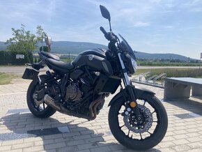 YAMAHA MT 07 - 2