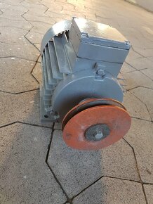 Predám el.motor 3kW 2860ot a 2,2kW 2900ot - 2