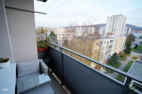 NOVÁ PONUKA   1 a pol izbový byt + 2x balkón - 44m² Dubnica  - 2