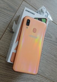 Samsung Galaxy A40 - 2