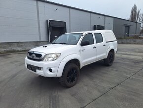 TOYOTA HILUX 2,5 DIESEL 4X4 UZÁVIERKU MA - 2