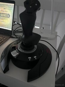 na predaj joystick thrustmaster - 2