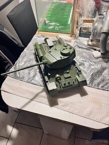 predám tank T-34 1:16 celo kovový - 2