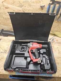 MILWAUKEE M18™ ONE-KEY™ nitovacia pištoľ - 2