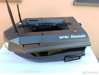 Zavážacia lodička Assassin s GPS +Sonar+ v cene dve náhradné - 2