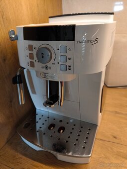 Automatický kávovar Delonghi Magnifica S ECAM 22.110.W - bie - 2