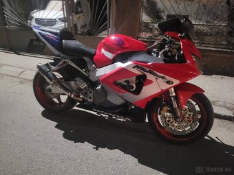 Honda cbr 929 rr - 2