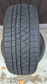 2x zimní pneu KUMHO 215/50 R18 , r.v. 2020 - 2