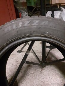 205/55 r16 zimne pneumatiky - 2