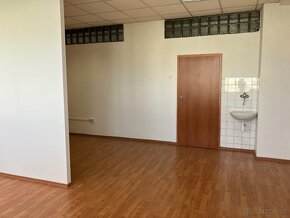 na prenájom 37 m2 kancelária Banská Bystrica - 2