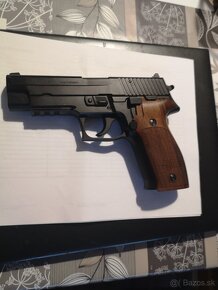 Predám pištoľ SIG SAUER - 2