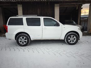 Nissan Pathfinder - 2