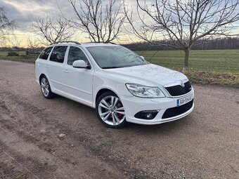 Škoda octavia Combi RS - 2