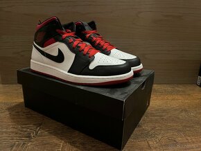 Jordan 1 mid bred 45.5 44.5 - 2