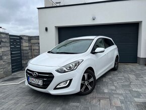 Hyundai i30 CW 1.6i MPI DOHC 88kw M6 benzín - 2