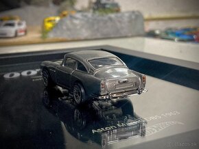 Obraz - auto - Aston Martin DB5 James Bond 007 - 2