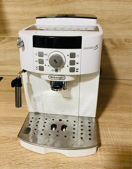 DeLonghi MAGNIFICA S - 2