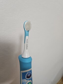 Philips Sonicare detská sonická kefka s náhradnými hlavicami - 2