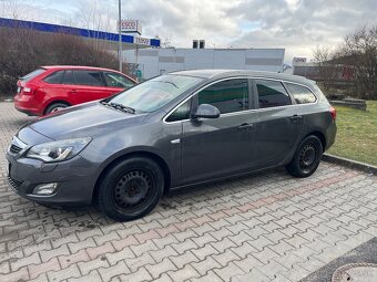 Opel Astra Sports Tourer 1.7 cdti (2011) - 2