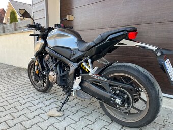 Honda CB650R 2022 35kW 3475km +2x prilba +1x tankvak - 2