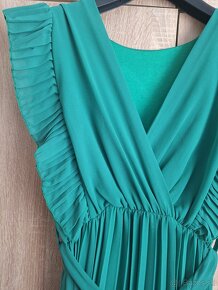 Elegantné plisové zelené šaty L/XL - 2