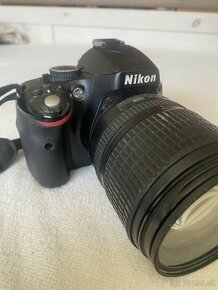 Nikon D5100 s objektívom 18-105 - 2